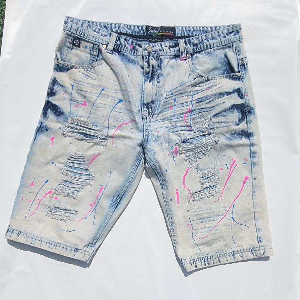 Switch Remarkable Men’s Light Acid Wash Patched Distressed Denim Shorts Size 38